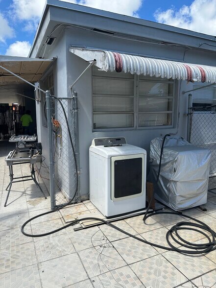 Washer and line dry - 4360 SW 2nd Ter