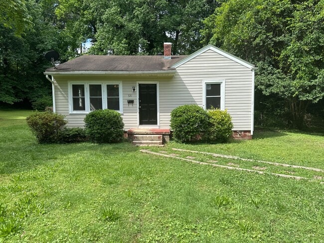 Primary Photo - Charming 3 bedroom, 1 bathroom home availa...