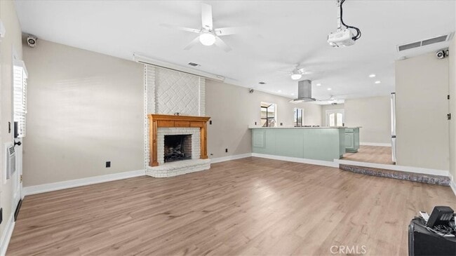 Building Photo - 943 N Orange Ave