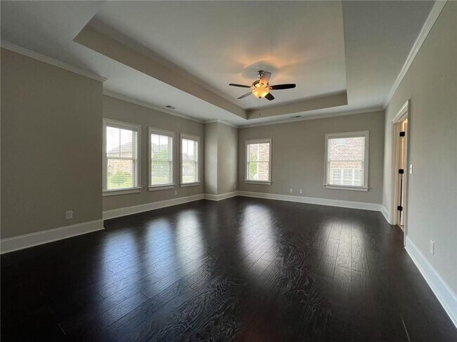 Building Photo - 5950 Meyers Pk