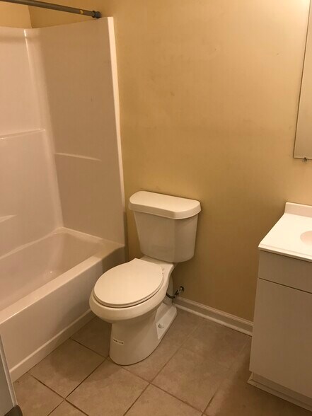 Bathroom 1 - 2588 wren cir