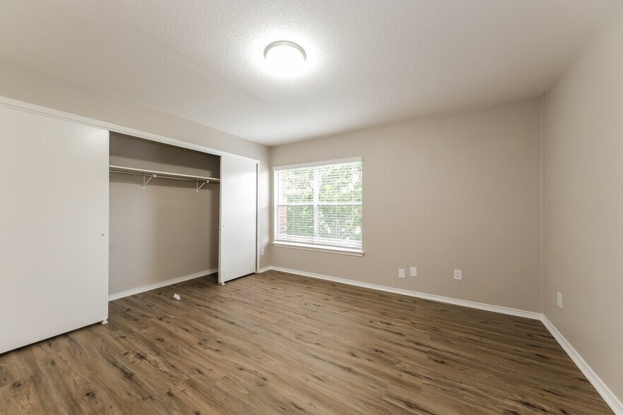 Building Photo - 2016 Continental Pass