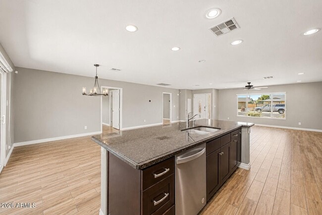 Building Photo - 1340 E Donner Dr