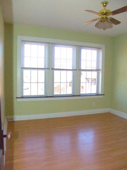 Building Photo - 5218 Holly Hills Ave