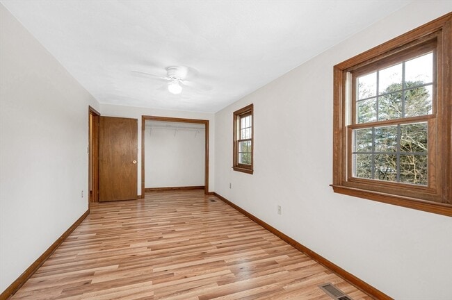 Building Photo - 280 Apache Way