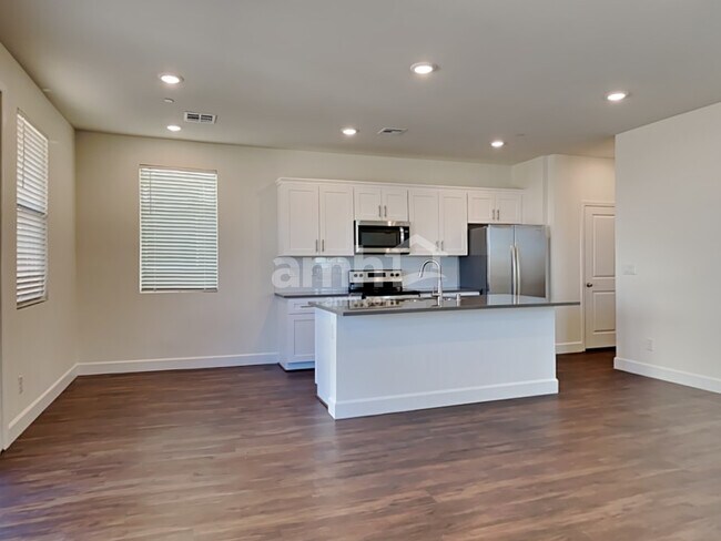 Building Photo - 298 Austin Bellerose Place