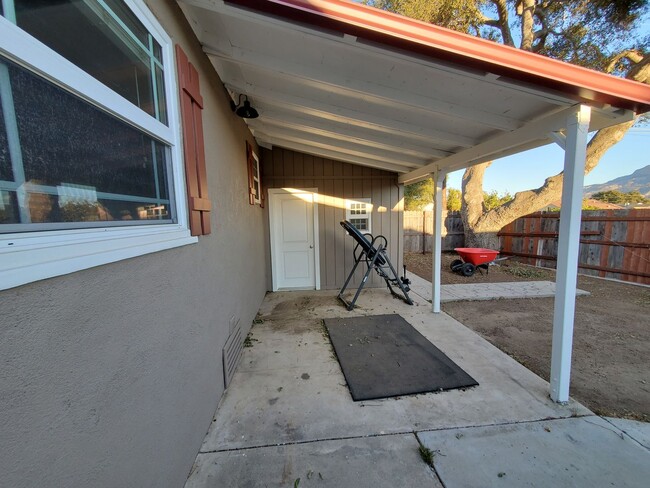 Building Photo - Remodeled 2-bedroom 1 bath plus Bonus Room...