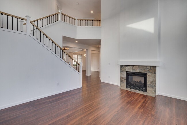 Building Photo - Beautiful 5 bedroom home in Tuscany at Lakeland Hills!