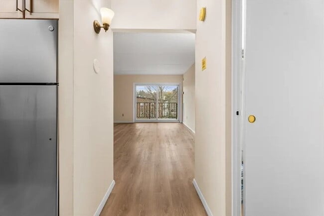 Building Photo - "Spacious 1-Bedroom Retreat with Gleaming Hardwood Floors in Chestnut Hill"