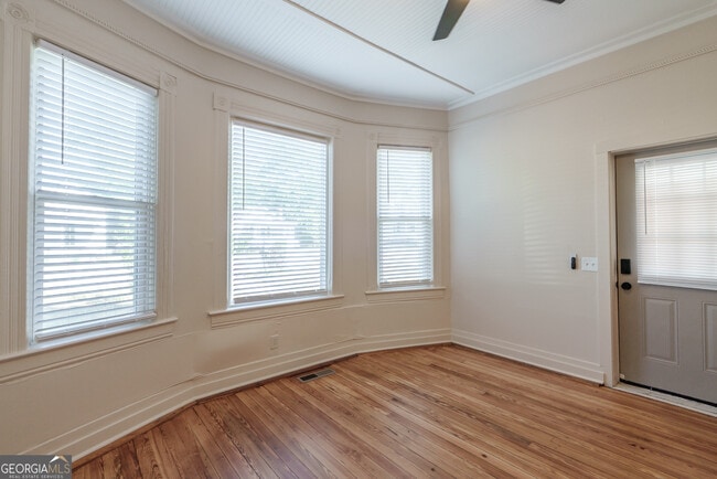 Building Photo - 243 Boulevard