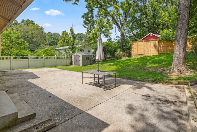 Building Photo - Gorgeous Central Single Family in Heart of Rockville
