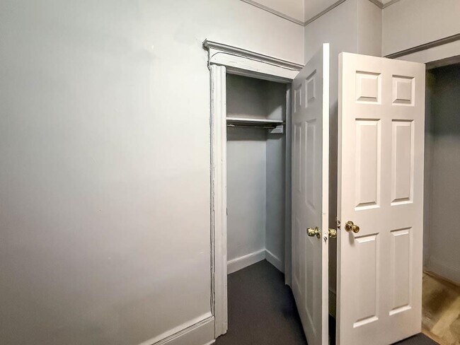 Building Photo - 57 Roosevelt Ave