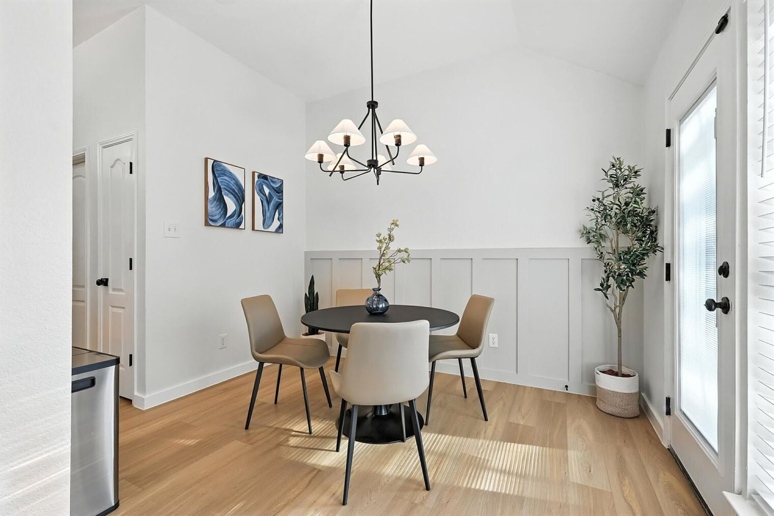 Building Photo - 11911 Rocky Point Dr