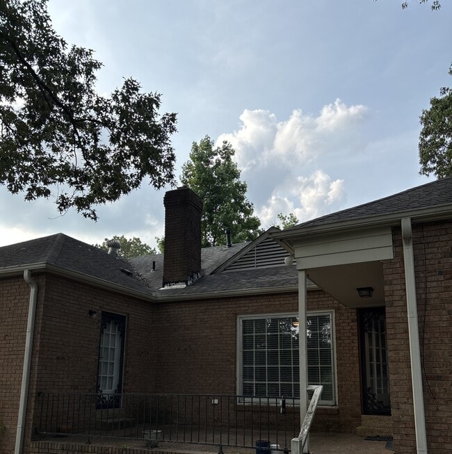 Building Photo - 8375 Rembrook Dr