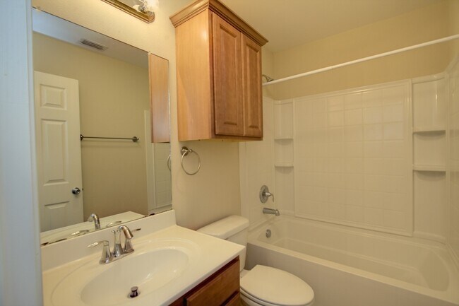 Building Photo - 2201 Abeto Dr
