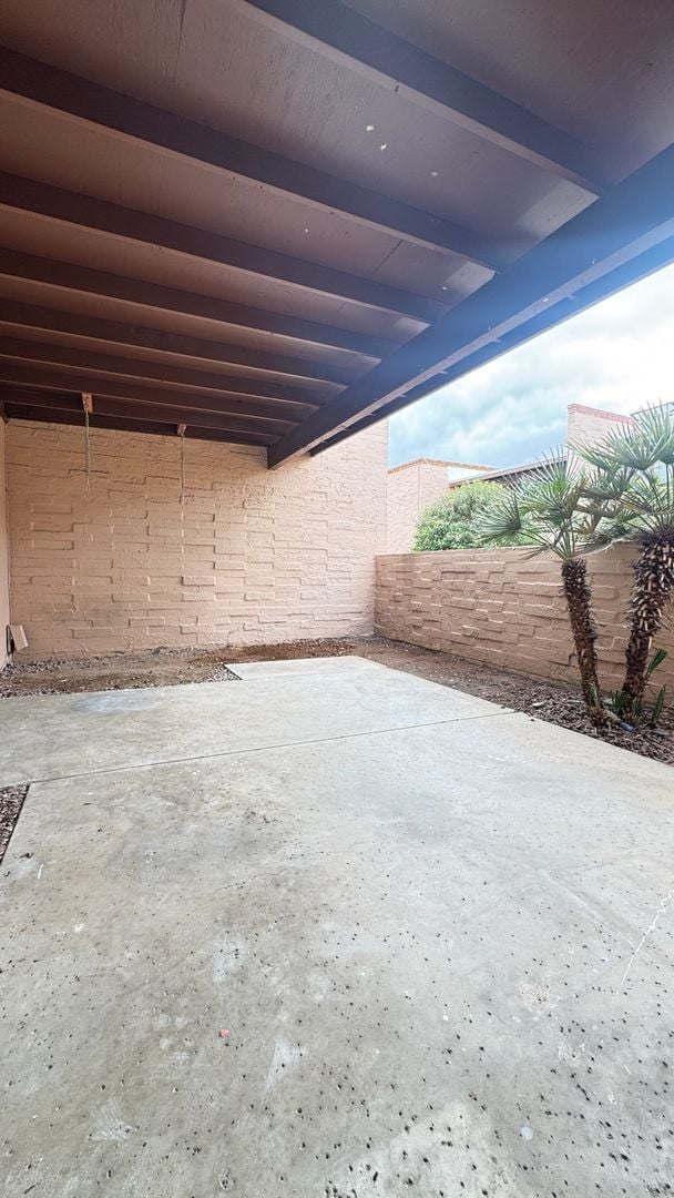 Building Photo - Central (Ft Lowell and Columbus) 3 bed, 2 bath condo, private front and back yards, carport a/c!