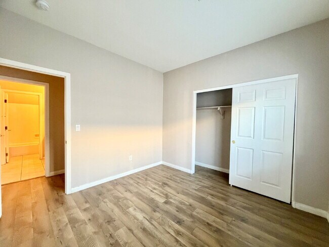 Building Photo - GATED SUMMERLIN HOME | 5 BEDROOM + DOWNSTAIRS DEN | 3-CAR GARAGE