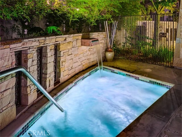 Building Photo - 3614 Rivington