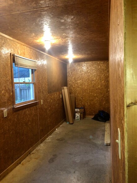 Garage extra storage space. - 2792 Colonial Ave SW