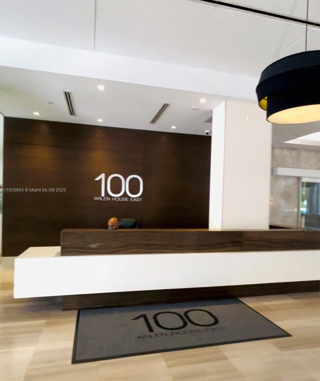 Building Photo - 100 Bayview Dr
