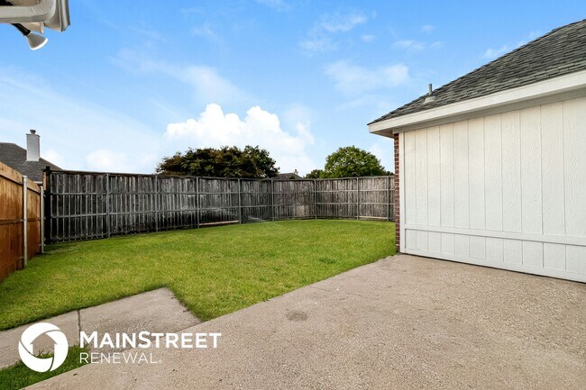 Building Photo - 1320 Greenfield Dr