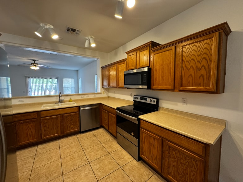 Building Photo - 5308 W Glass Ln