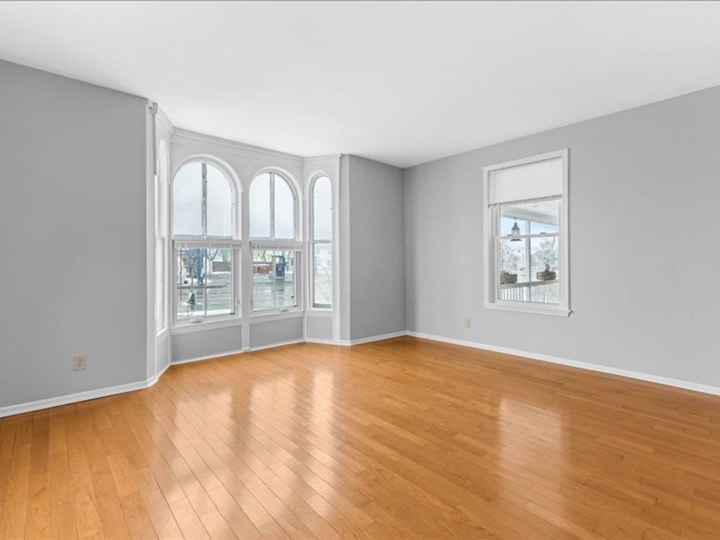 Building Photo - 158 Main St