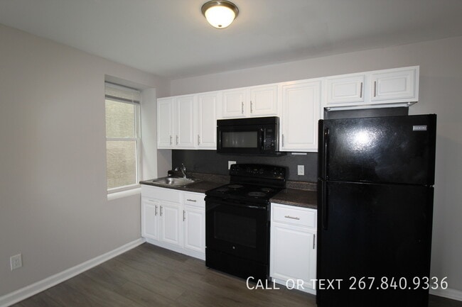 Building Photo - 1016-1018 S 52nd St-18.1A