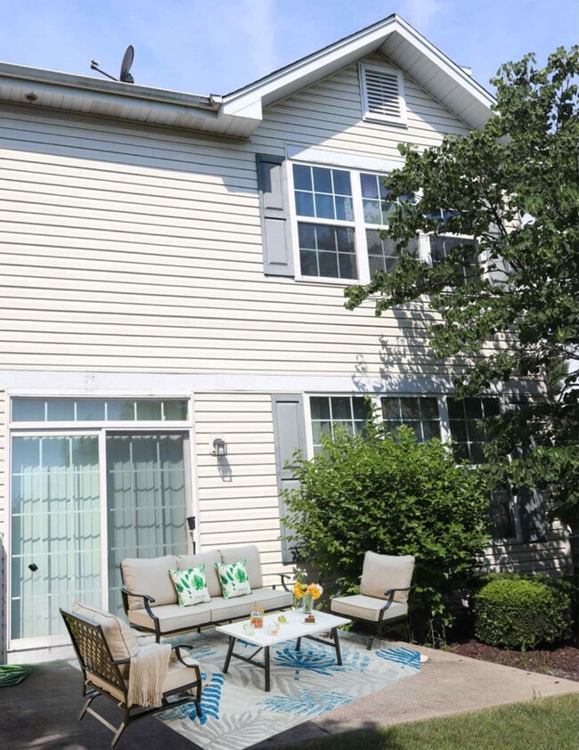 Building Photo - 267 S Alder Creek Dr