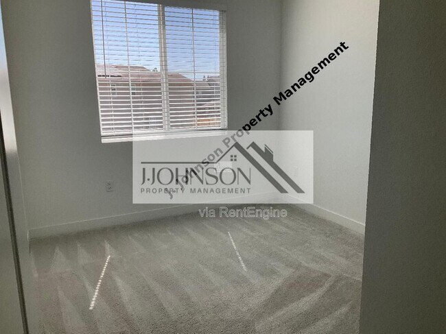 Building Photo - 405 Avendale Dr