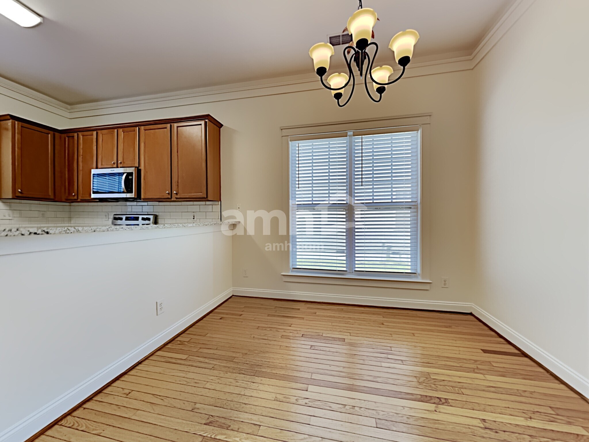 Building Photo - 206 Hydrangea St