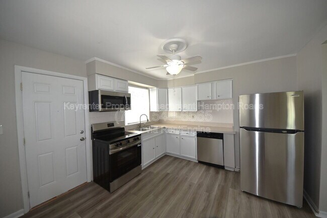 Building Photo - 213 Bassett Ave