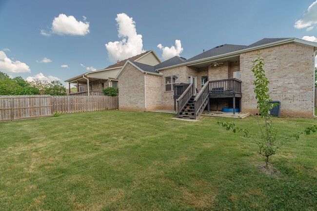 Building Photo - Immaculate 4 Bedroom Home with in Riverwal...