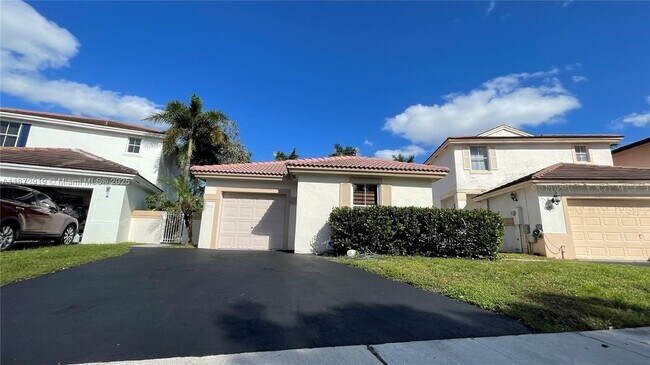 Building Photo - 6952 SW 148 Ln