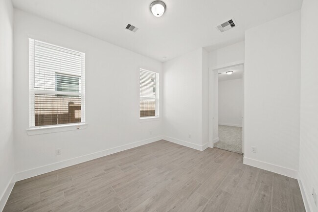 Building Photo - 1203 Watermont Dr