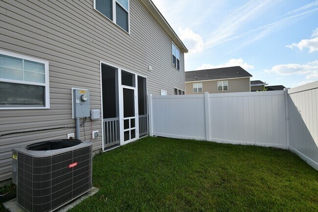 Building Photo - MOVE-IN READY Carolina Forest