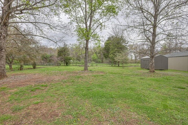 Building Photo - 5020 Old Salem Rd