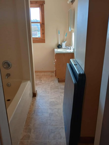 Building Photo - 109 Grand Ave