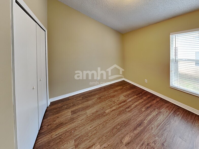 Building Photo - 12600 Parkbury Dr