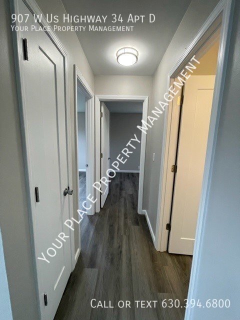 Building Photo - Newly Renovated! 2 Bed, 1 Bath Apartment -...