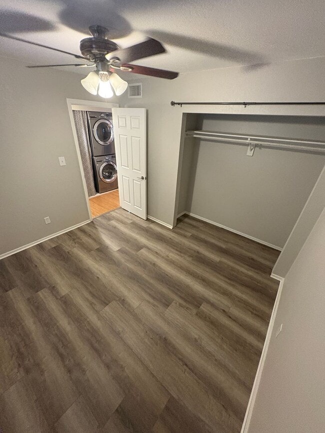 Building Photo - READY TO VIEW NOW! Beautiful 2 Bed/2 Bath ...