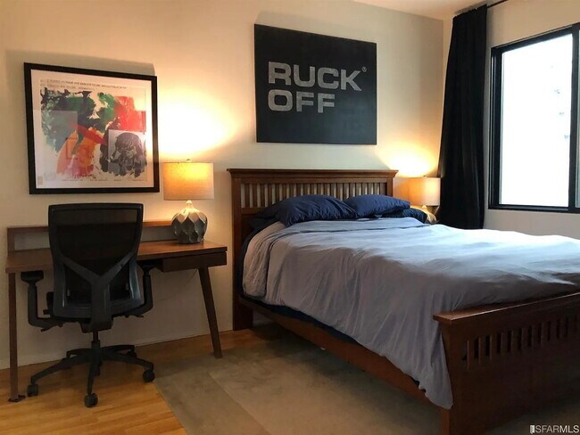Building Photo - "Charming 1-Bedroom Haven in the Heart of San Francisco – 736 Sq Ft of Urban Comfort!"