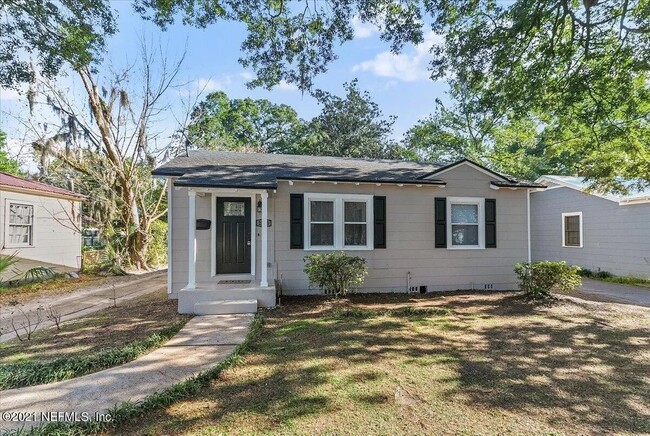 Primary Photo - 2253 E Home Park Cir