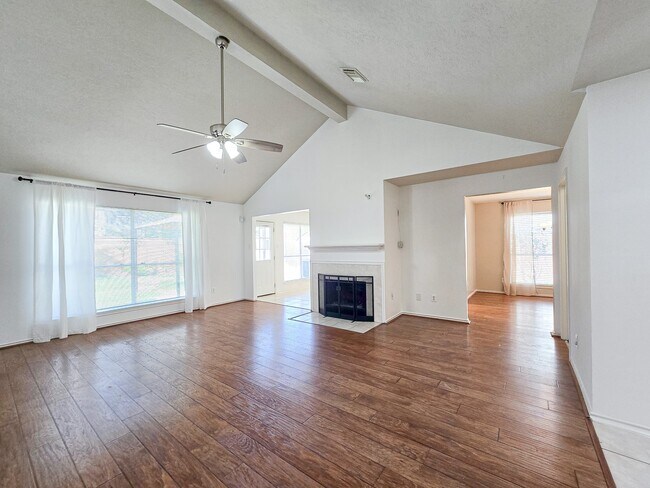 Building Photo - 12230 Cypress Shores Dr