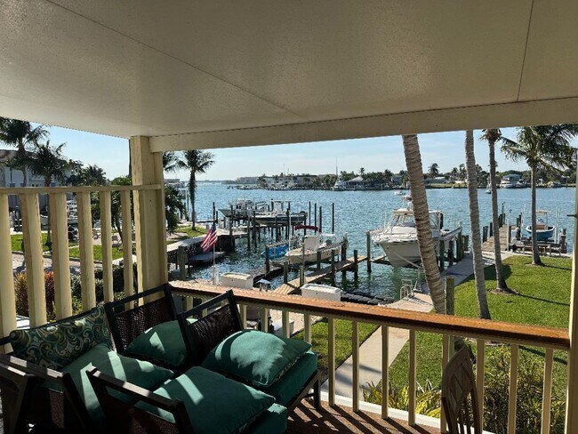 Building Photo - 409 Fernandina St