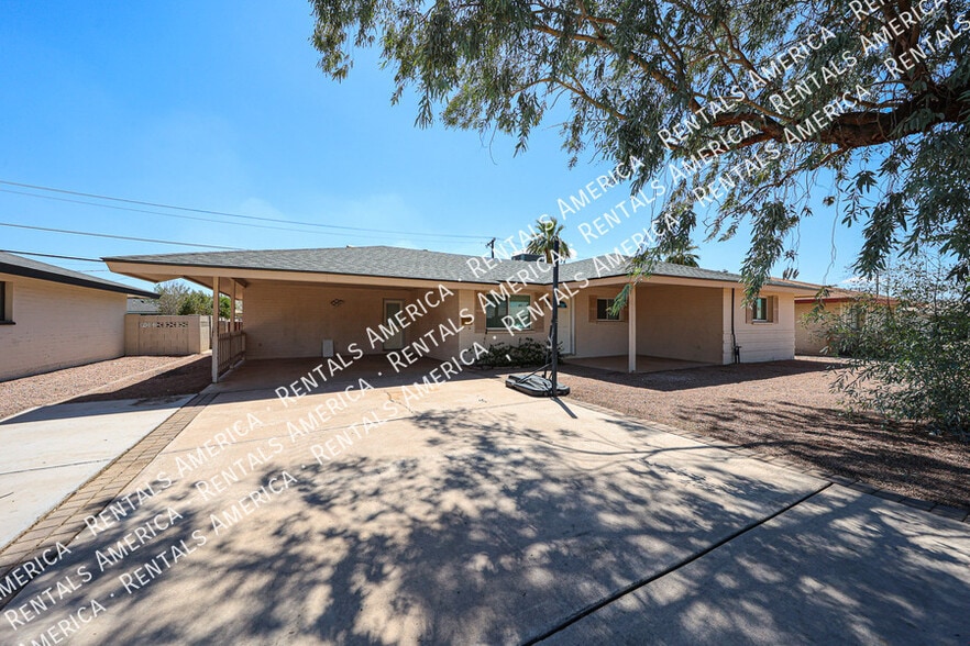 Primary Photo - 935 E Wesleyan Dr