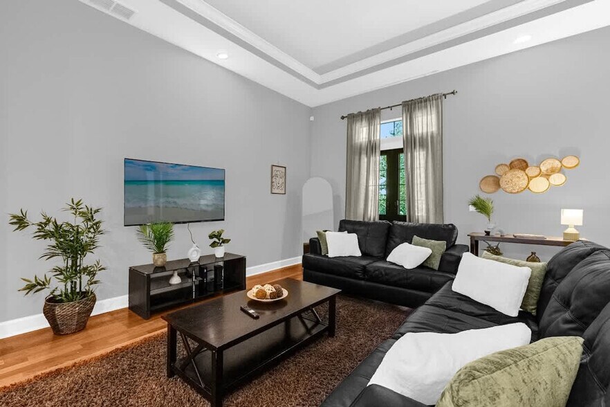 Building Photo - 14590 Damai Ln