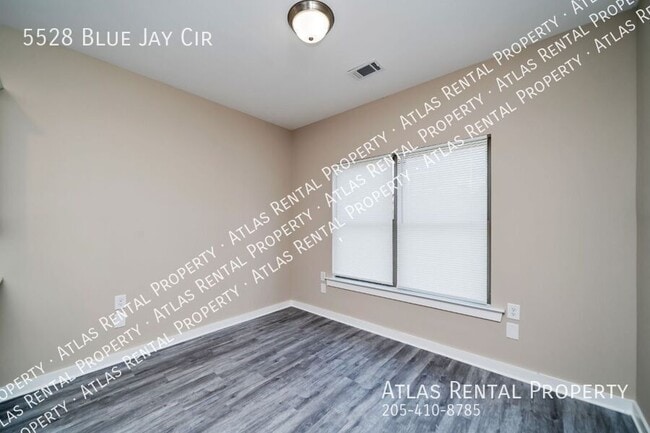 Building Photo - 5528 Blue Jay Cir