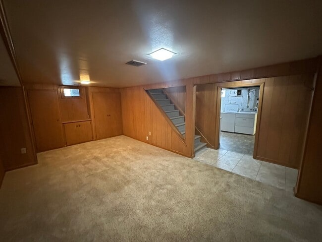 Building Photo - Beautiful Single Family Home Across from L...