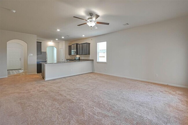 Building Photo - 553 Amberwood Pk Dr